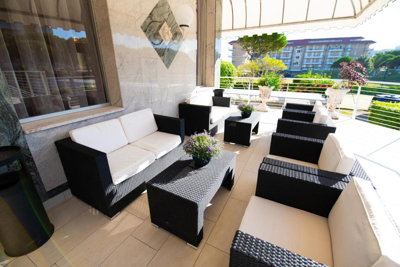Hotel Carlton Lido di Jesolo Exterior photo