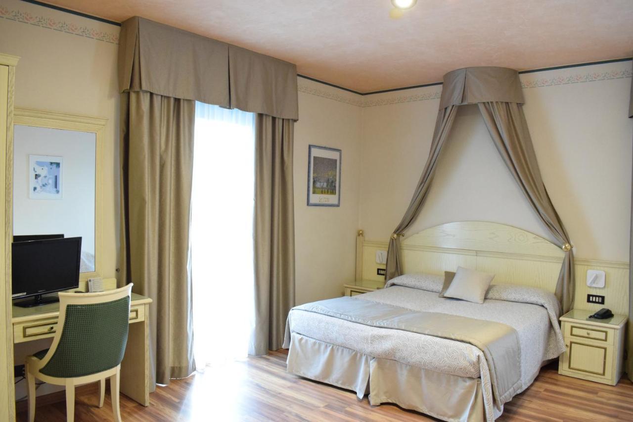 Hotel Carlton Lido di Jesolo Exterior photo