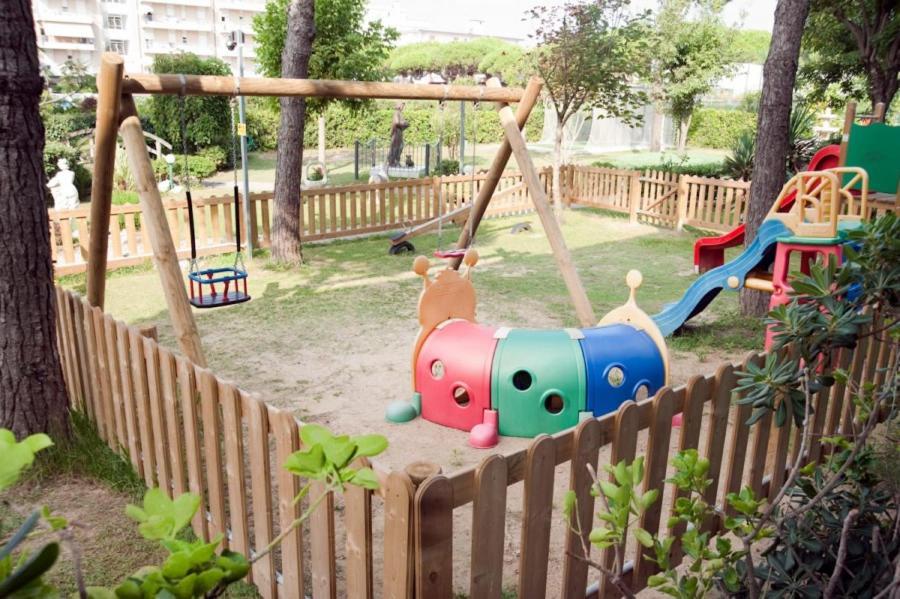 Hotel Carlton Lido di Jesolo Exterior photo